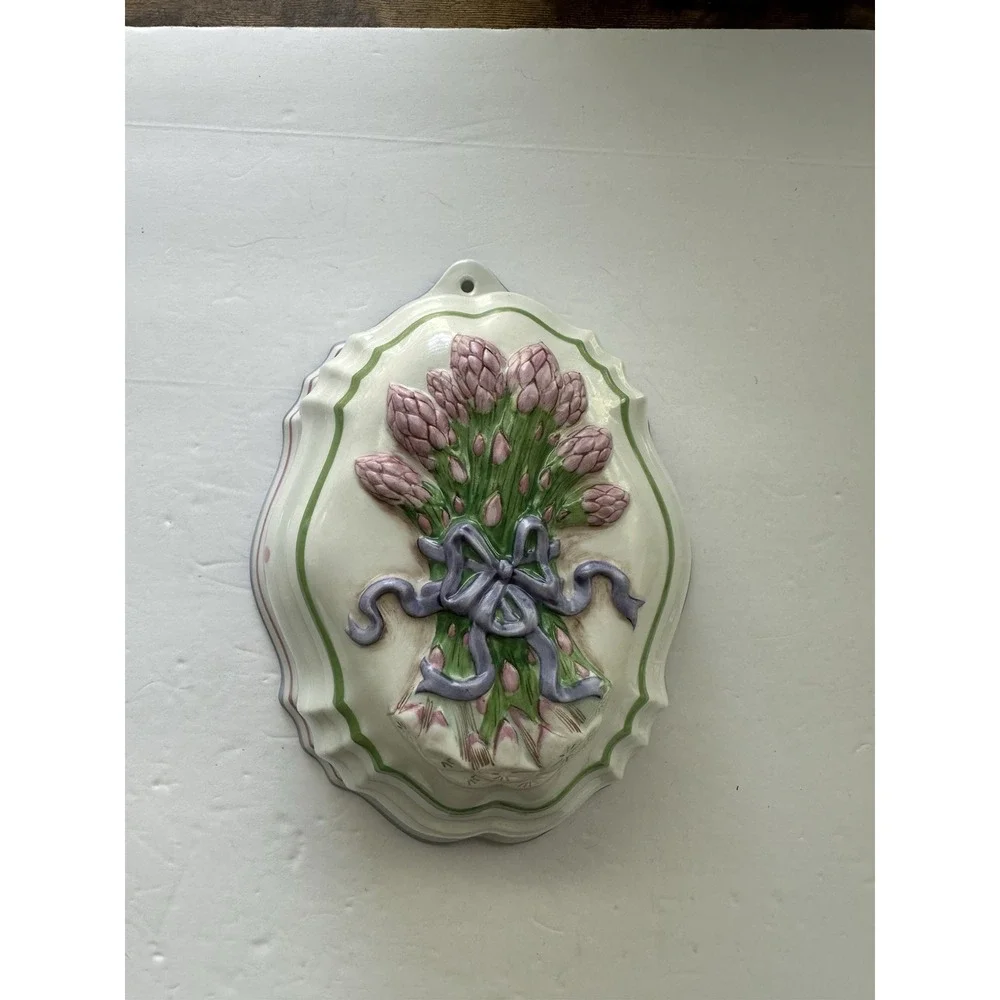 Franklin Mint Le Cordon Bleu Porcelain -  Asparagus – 1986 Hand Painted Mold